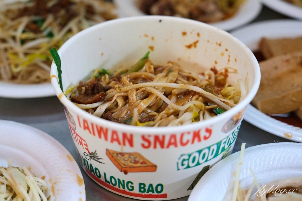 台中西屯｜阿蓮麵店．水湳市場60年美食，環境不佳餐點實在 @飛天璇的口袋