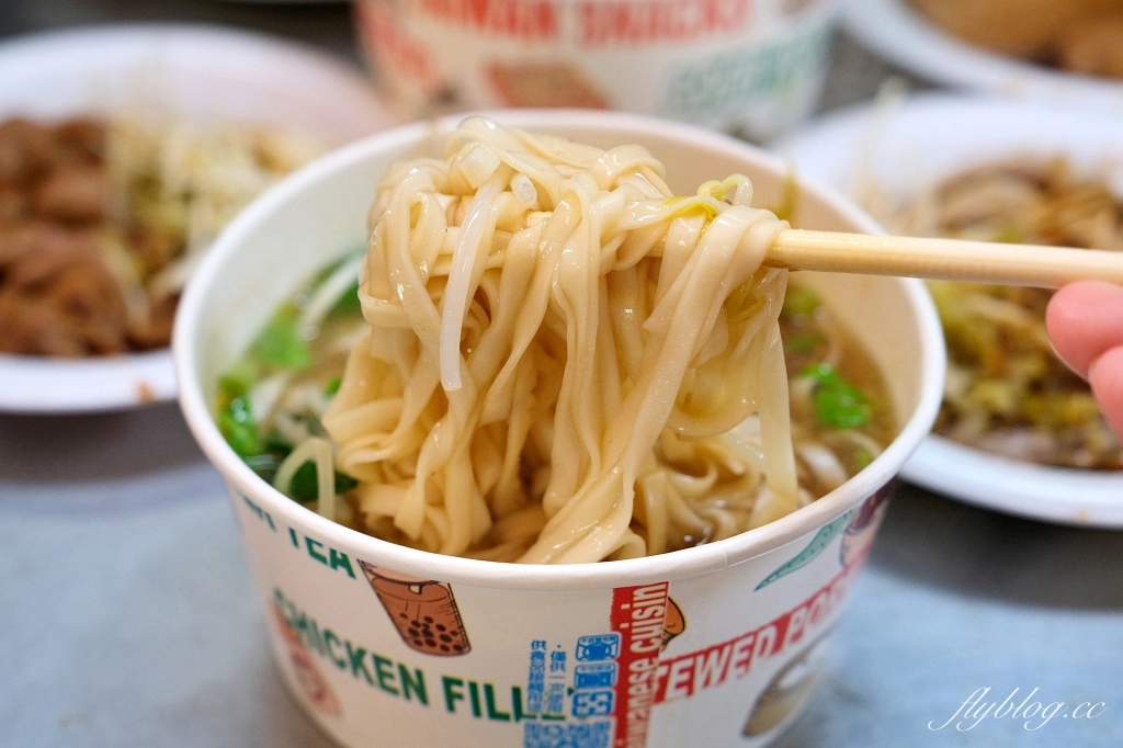 台中西屯｜阿蓮麵店．水湳市場60年美食，環境不佳餐點實在 @飛天璇的口袋