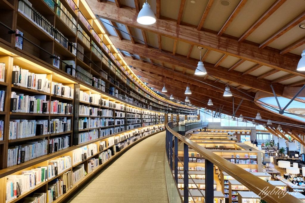 日本佐賀｜武雄市圖書館．結合星巴克和蔦屋書局，佐賀最美的圖書館 @飛天璇的口袋