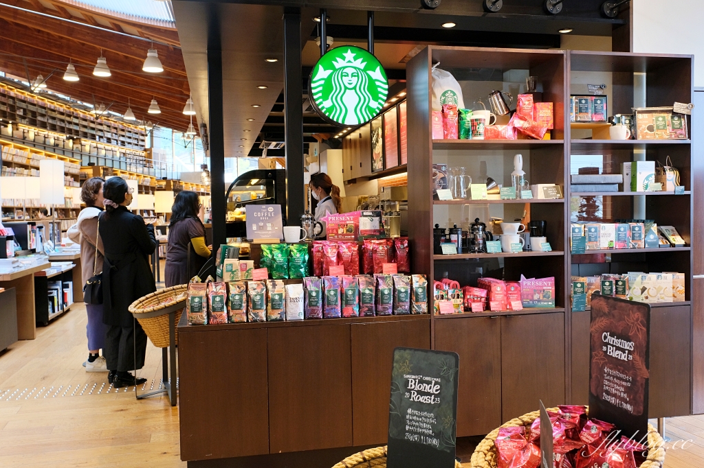 日本佐賀｜武雄市圖書館．結合星巴克和蔦屋書局，佐賀最美的圖書館 @飛天璇的口袋