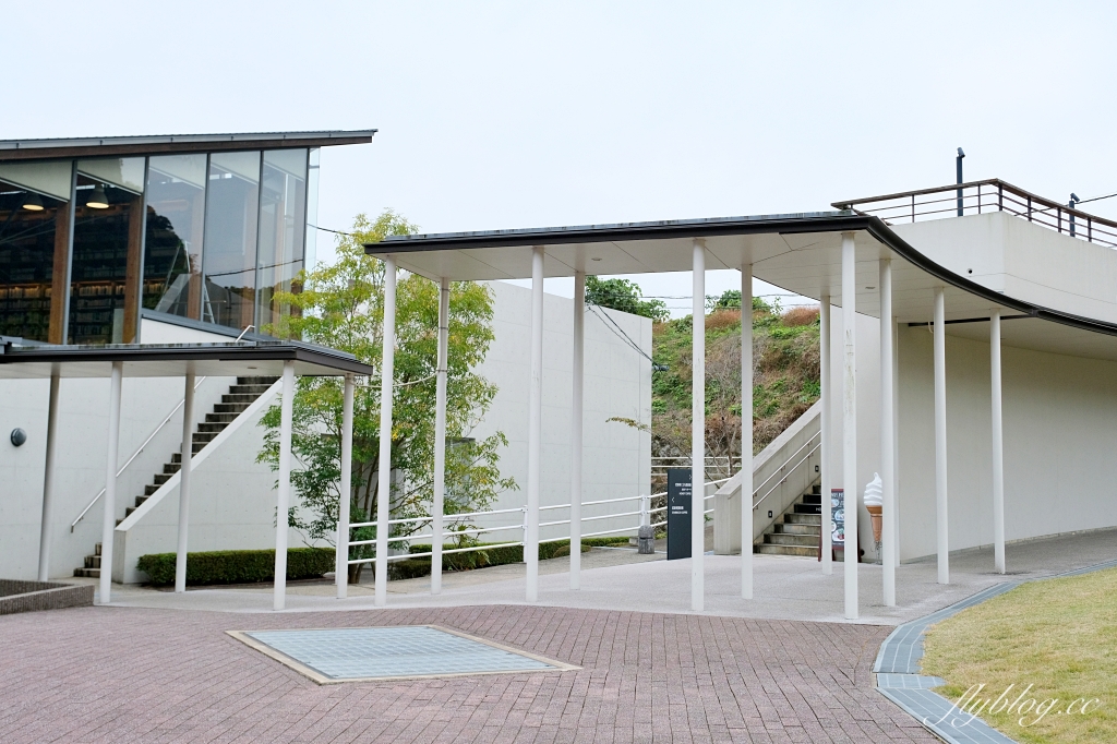 日本佐賀｜武雄市圖書館．結合星巴克和蔦屋書局，佐賀最美的圖書館 @飛天璇的口袋
