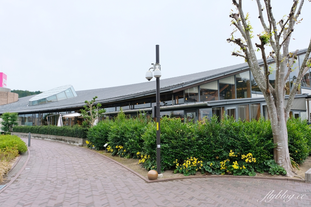 日本佐賀｜武雄市圖書館．結合星巴克和蔦屋書局，佐賀最美的圖書館 @飛天璇的口袋