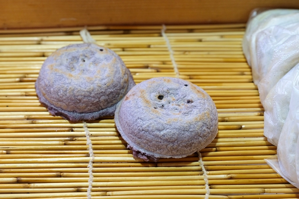 日本福岡｜梅枝餅 寺田屋．太宰府必吃美食，還有限定版紫色和綠色梅枝餅 @飛天璇的口袋