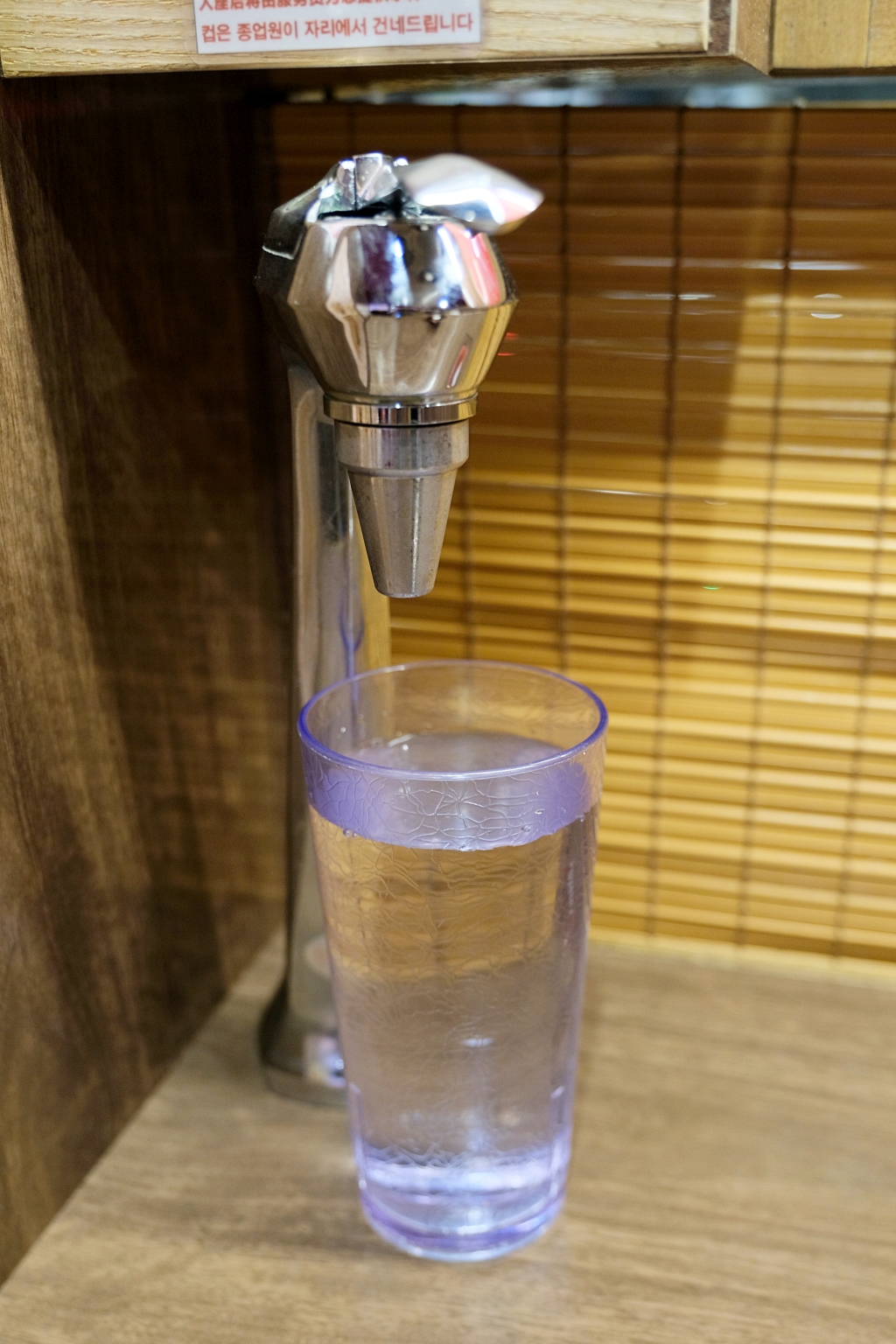 日本福岡｜一蘭拉麵太宰府參道店．全世界唯一五角碗拉麵，祈求考試順利的合格麵 @飛天璇的口袋