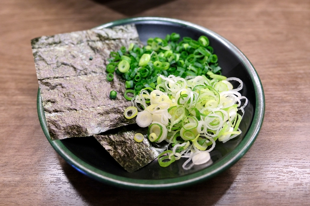 日本福岡｜一蘭拉麵太宰府參道店．全世界唯一五角碗拉麵，祈求考試順利的合格麵 @飛天璇的口袋