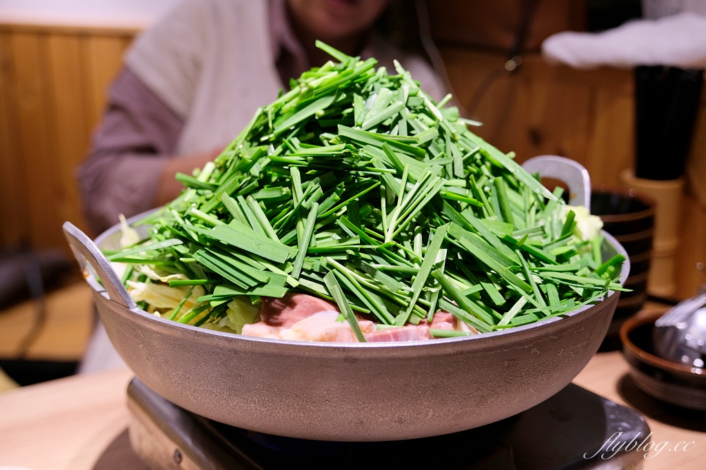 日本福岡｜樂天地 博多站前店．九州限定博多牛腸鍋，在地近50年的好味道 @飛天璇的口袋