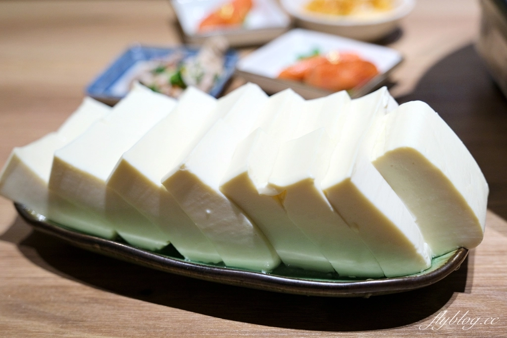 日本福岡｜樂天地 博多站前店．九州限定博多牛腸鍋，在地近50年的好味道 @飛天璇的口袋