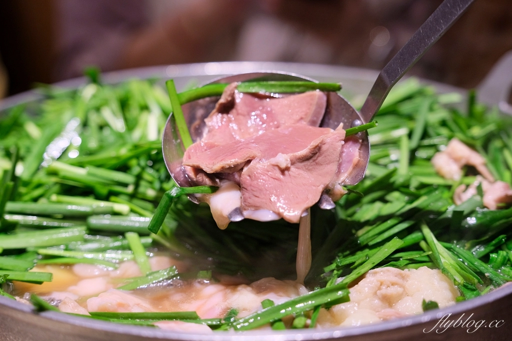 日本福岡｜樂天地 博多站前店．九州限定博多牛腸鍋，在地近50年的好味道 @飛天璇的口袋