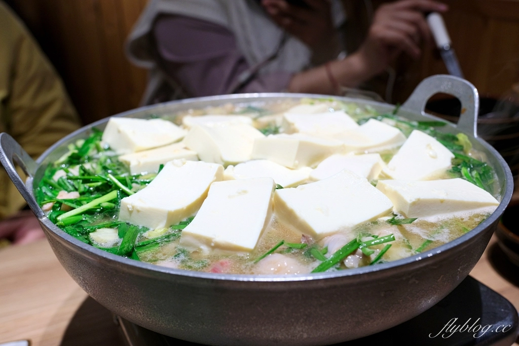 日本福岡｜樂天地 博多站前店．九州限定博多牛腸鍋，在地近50年的好味道 @飛天璇的口袋