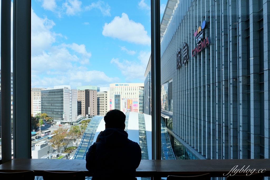 日本福岡｜REC COFFEE 博多丸井店．博多車站KITTE百貨，坐擁六樓第一排景色 @飛天璇的口袋