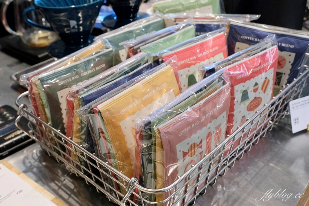 日本福岡｜REC COFFEE 博多丸井店．博多車站KITTE百貨，坐擁六樓第一排景色 @飛天璇的口袋