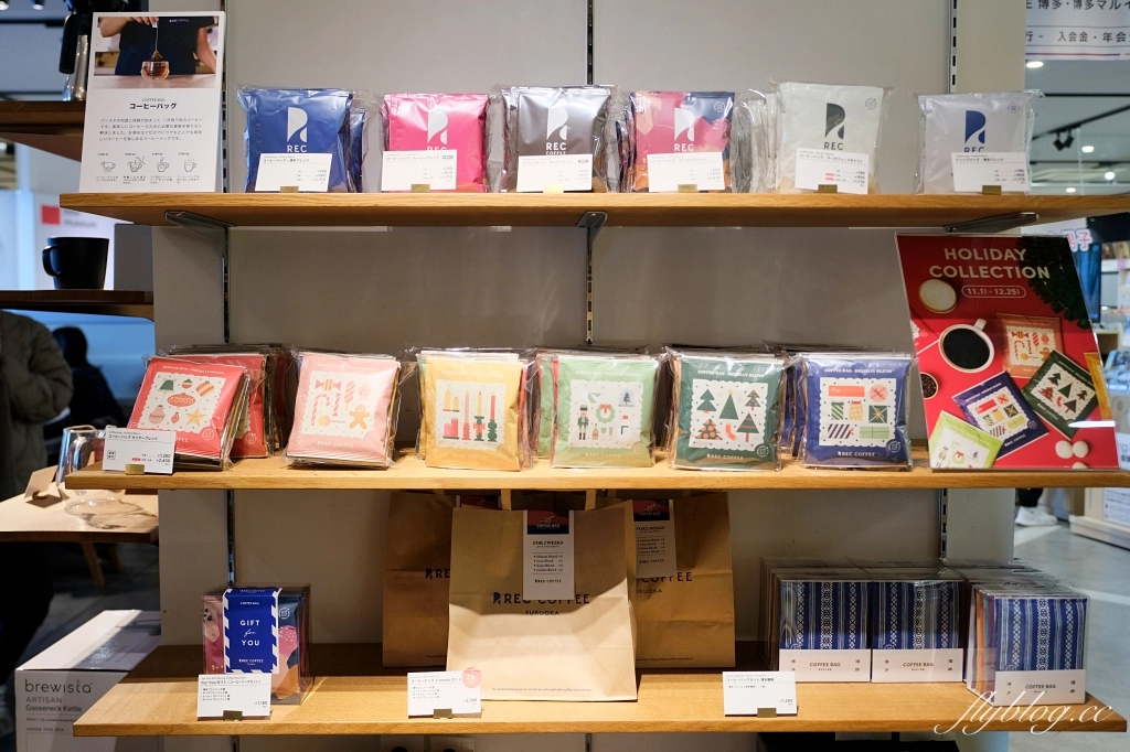 日本福岡｜REC COFFEE 博多丸井店．博多車站KITTE百貨，坐擁六樓第一排景色 @飛天璇的口袋