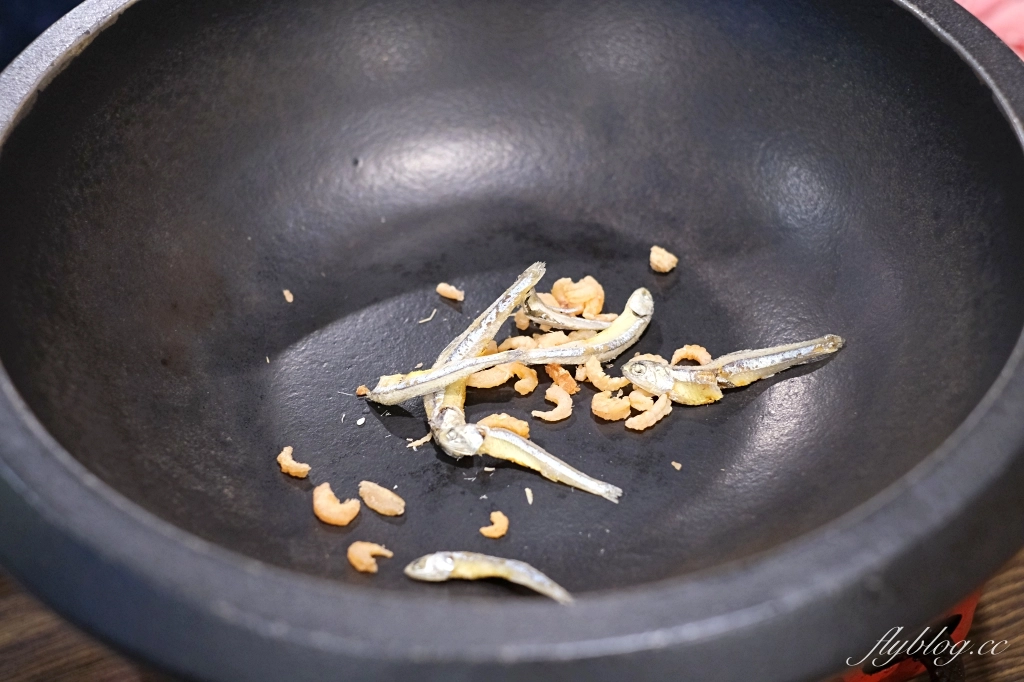 台中西區|食藝石頭火鍋民權店.超有年代感的石頭火鍋,很像在吃香港大排檔 @飛天璇的口袋 台中西區|食藝石頭火鍋民權店.超有年代感的石頭火鍋,很像在吃香港大排檔 @飛天璇的口袋
