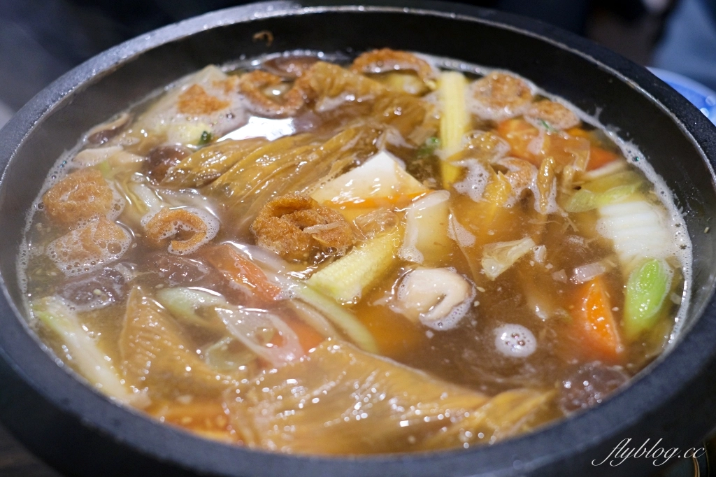 台中西區|食藝石頭火鍋民權店.超有年代感的石頭火鍋,很像在吃香港大排檔 @飛天璇的口袋 台中西區|食藝石頭火鍋民權店.超有年代感的石頭火鍋,很像在吃香港大排檔 @飛天璇的口袋