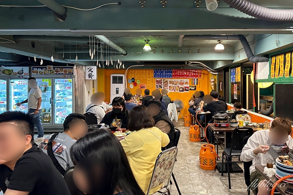 台中西區｜食藝石頭火鍋民權店．超有年代感的石頭火鍋，很像在吃香港大排檔 @飛天璇的口袋