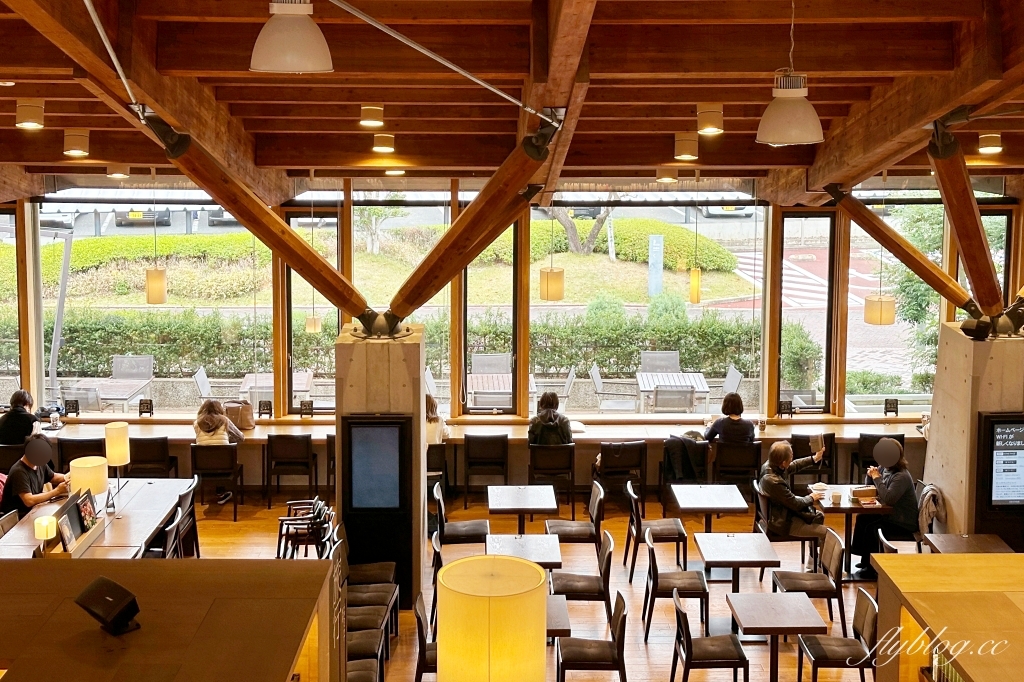 日本佐賀｜武雄市圖書館．結合星巴克和蔦屋書局，佐賀最美的圖書館 @飛天璇的口袋