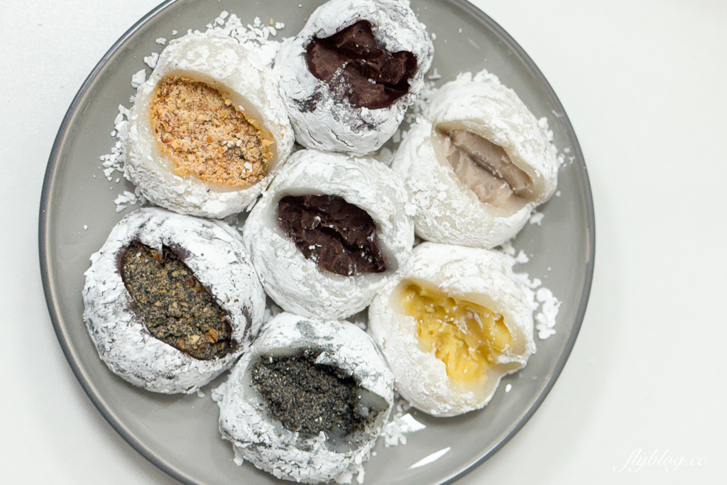 台中北屯｜洪記阿公麻糬．水湳市場擺攤到實體店面，皮薄內餡飽滿口味多 @飛天璇的口袋