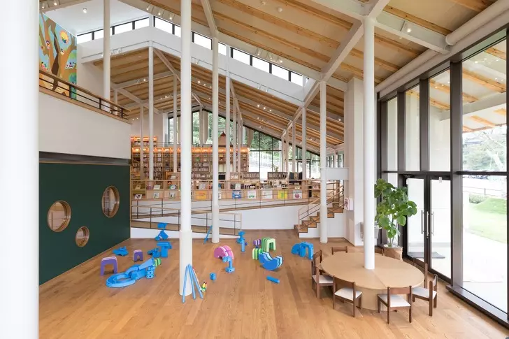 日本佐賀｜武雄市圖書館．結合星巴克和蔦屋書局，佐賀最美的圖書館 @飛天璇的口袋