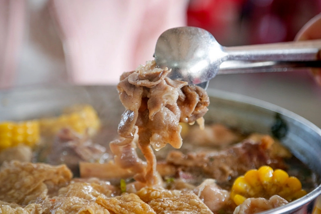 台中沙鹿｜羊博士鍋物料理．滿滿人潮像在吃流水席，清泉崗精誠羊肉爐重新開幕 @飛天璇的口袋