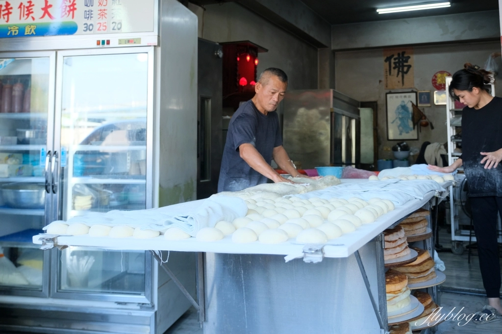 台中烏日｜小時候大餅烏日店．將近30種口味選擇，在地人從小吃到大 @飛天璇的口袋