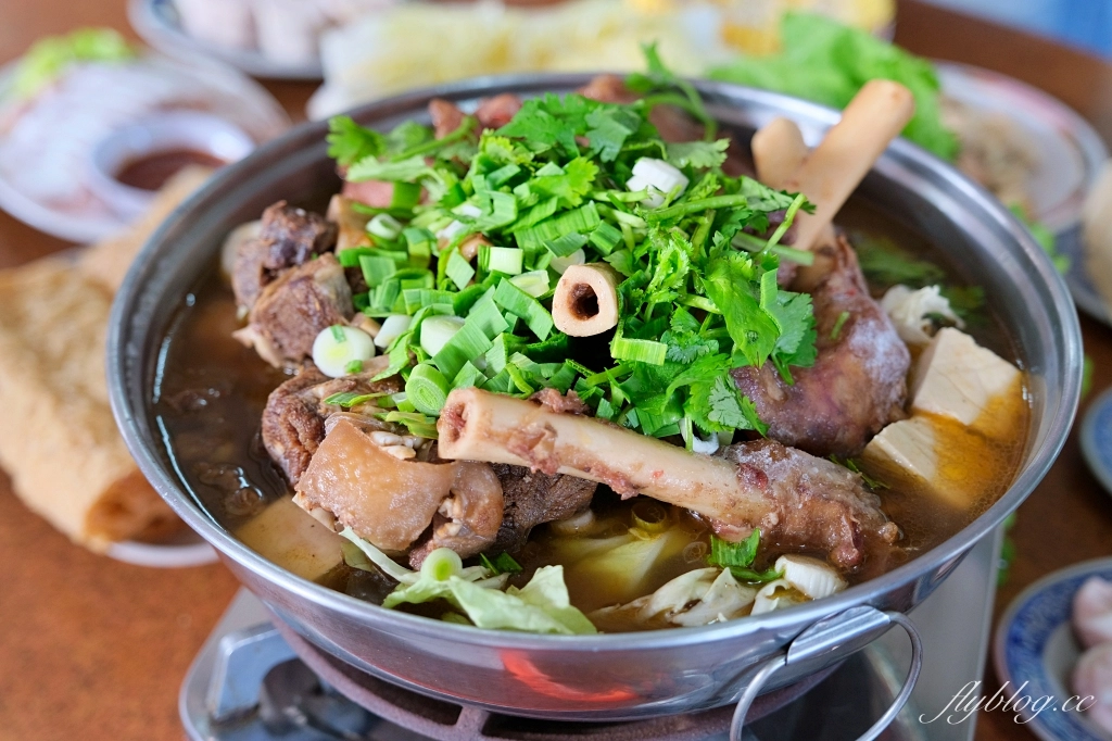 台中沙鹿｜羊博士鍋物料理．滿滿人潮像在吃流水席，清泉崗精誠羊肉爐重新開幕 @飛天璇的口袋