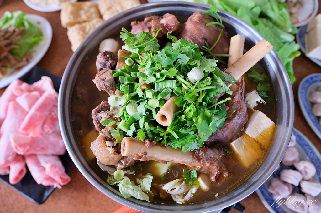 台中沙鹿｜羊博士鍋物料理．滿滿人潮像在吃流水席，清泉崗精誠羊肉爐重新開幕 @飛天璇的口袋