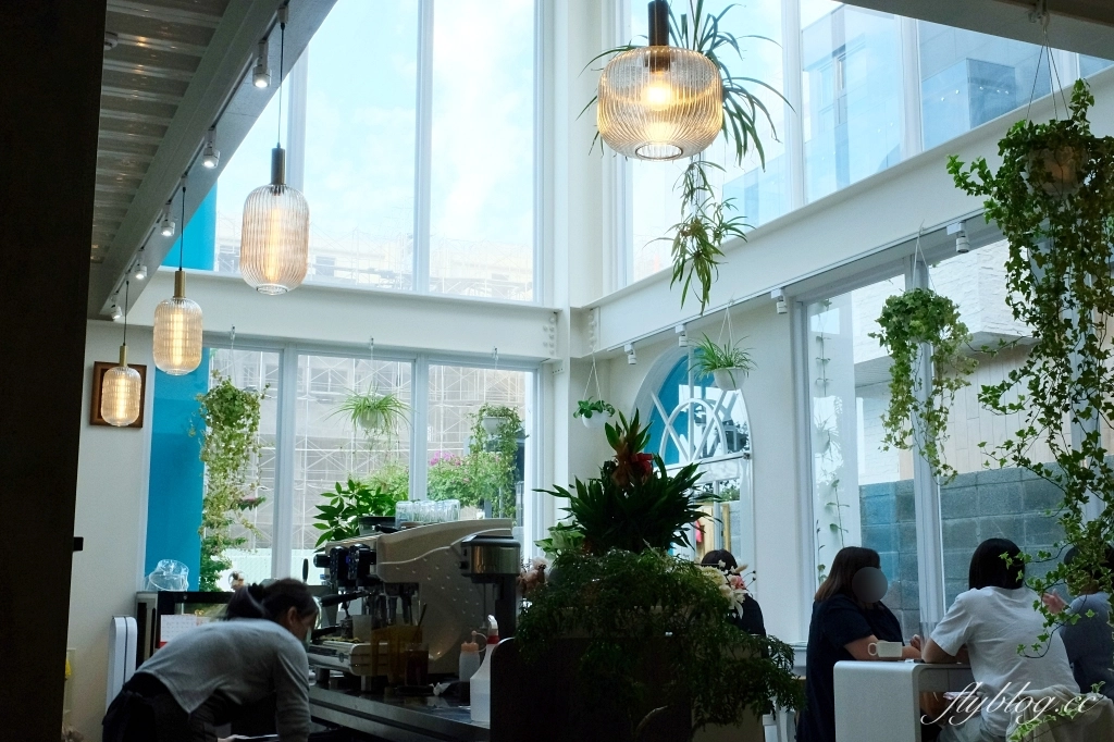 台中北屯｜All like 都好．希臘風玻璃屋手作甜點，北屯洲際棒球場重劃區咖啡館 @飛天璇的口袋