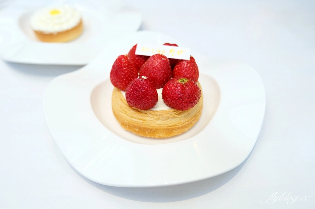 台中北屯｜All like 都好．希臘風玻璃屋手作甜點，北屯洲際棒球場重劃區咖啡館 @飛天璇的口袋