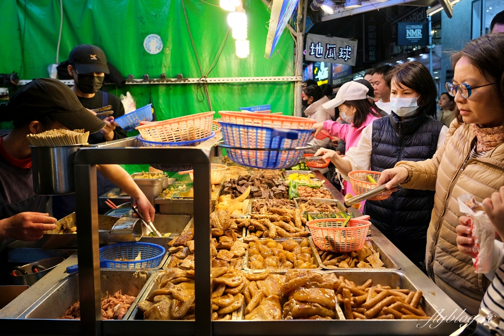 台中中區｜滷味串燒．一串只要10元的冷滷味，超過30種食材任選 @飛天璇的口袋