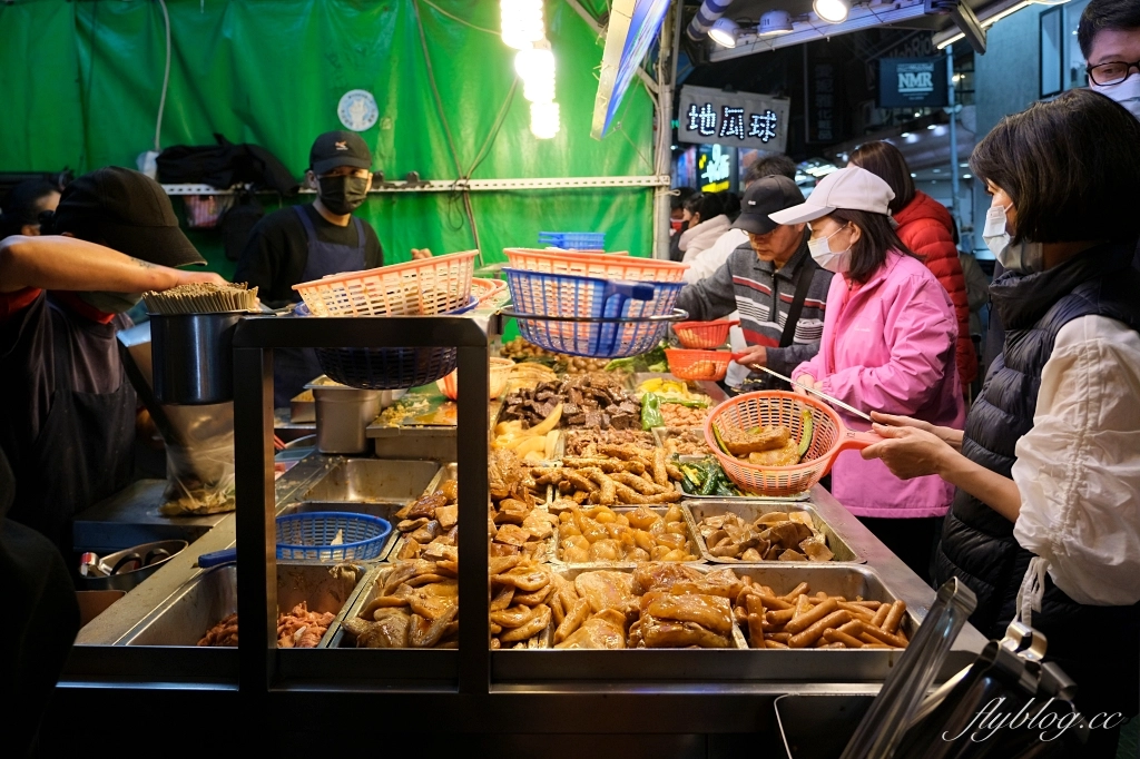 台中中區｜滷味串燒．一串只要10元的冷滷味，超過30種食材任選 @飛天璇的口袋