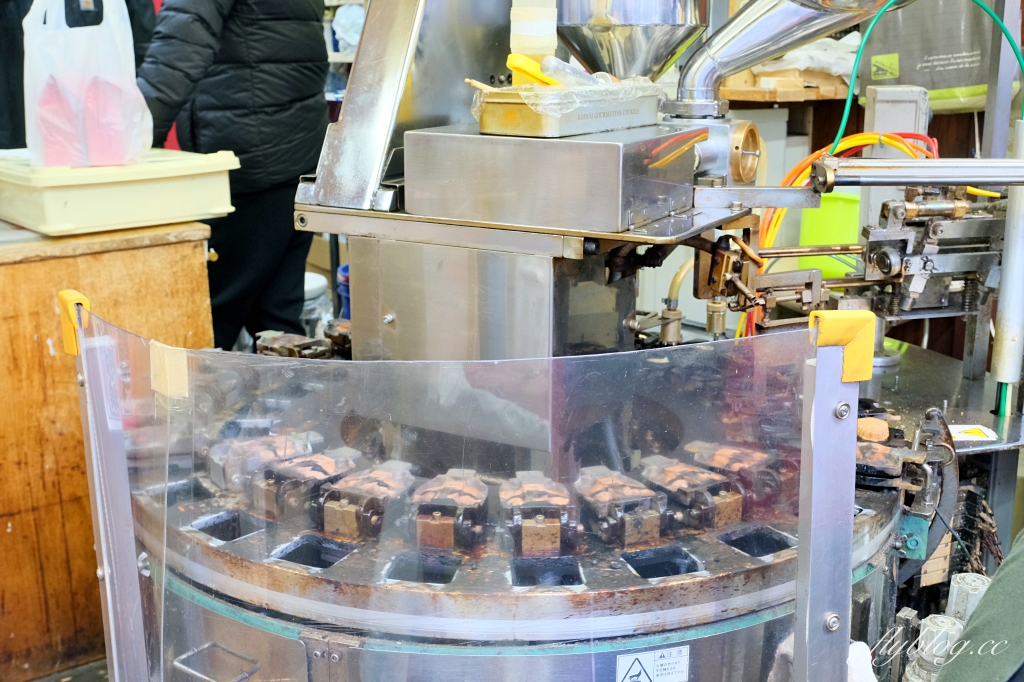 日本東京｜本家梅林堂．超可愛的人形燒，淺草仲見世通銅板美食 @飛天璇的口袋