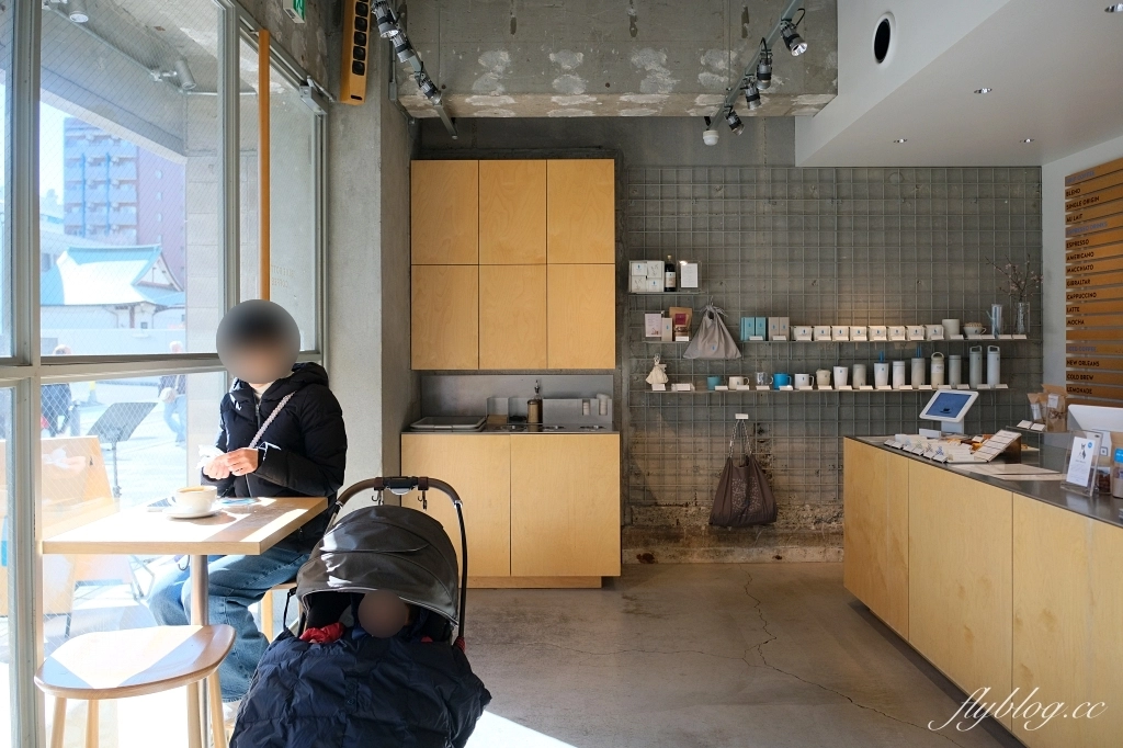 日本東京｜Blue Bottle Coffee 藍瓶咖啡 池袋店．池袋車站步行3分鐘，南池袋公園對面 @飛天璇的口袋