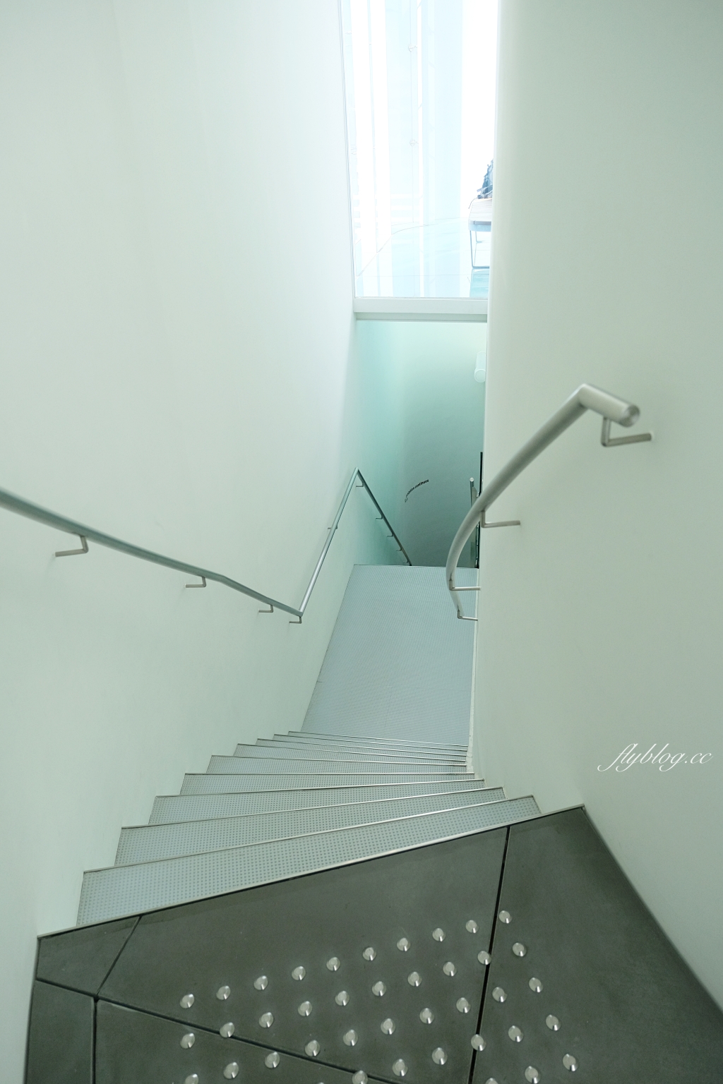 日本東京｜草間彌生美術館．日本最成功當代藝術家波點女王，門票購買以及交通方式 @飛天璇的口袋