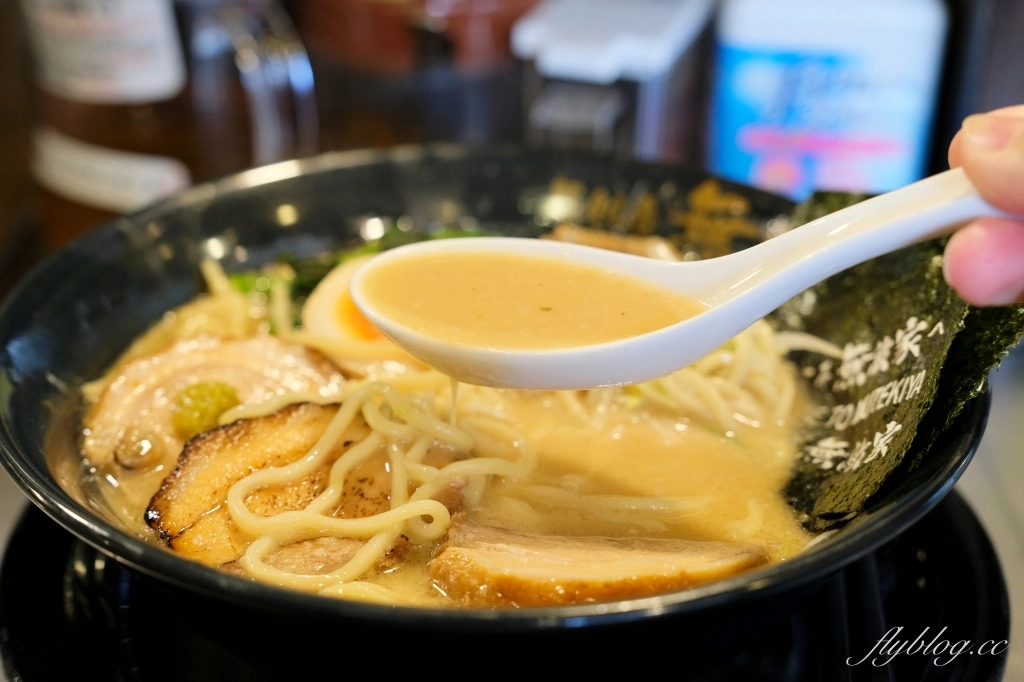 日本東京｜池袋無敵家．濃郁系湯頭拉麵，池袋第一名排隊美食 @飛天璇的口袋