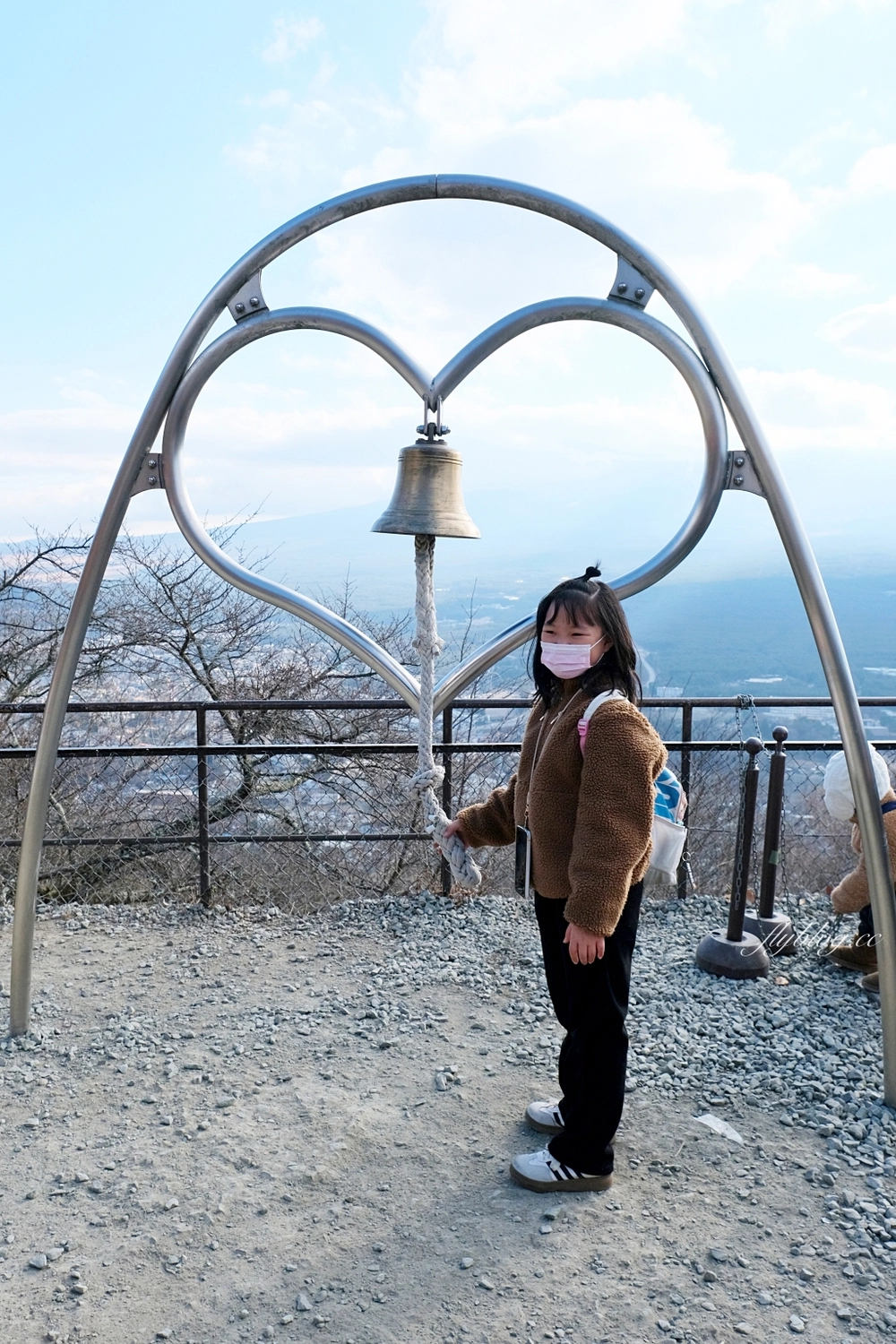 日本山梨｜富士山一日遊．富士山+河口湖天上山公園纜車+忍野八海+淺間公園 (KKday東京出發) @飛天璇的口袋