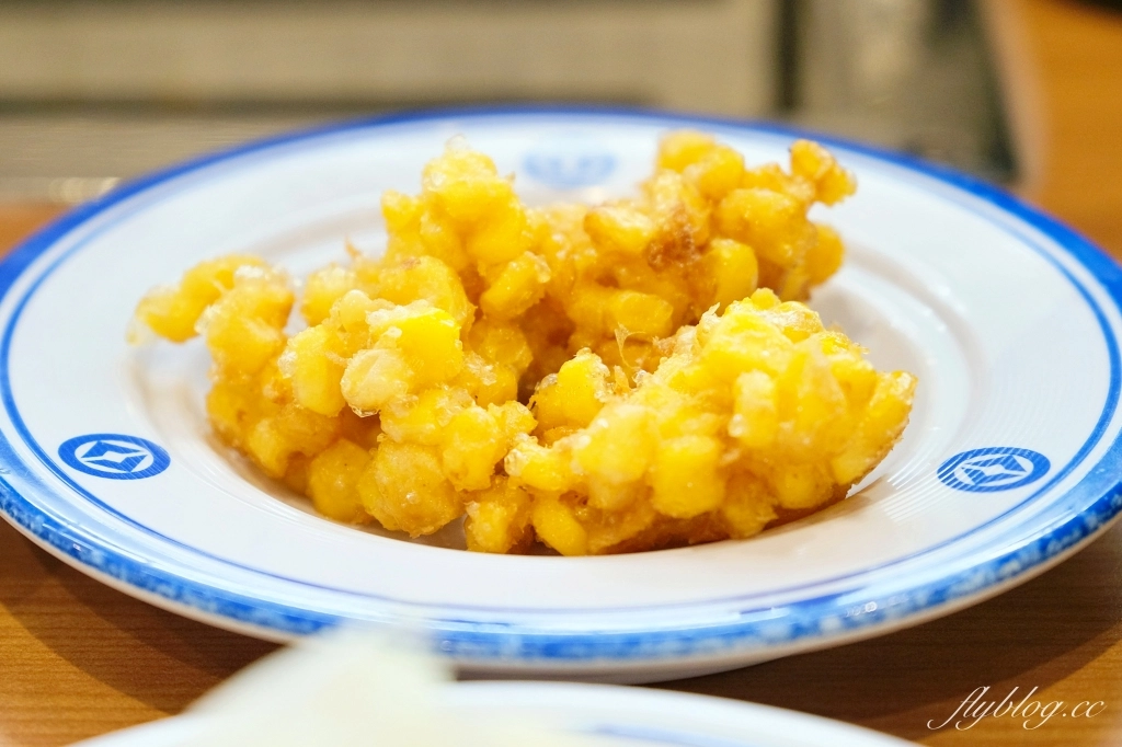 日本東京｜藏壽司西新宿店．一盤132円，新宿車站步行2分鐘，日本限定炸玉米洋蔥圈 @飛天璇的口袋