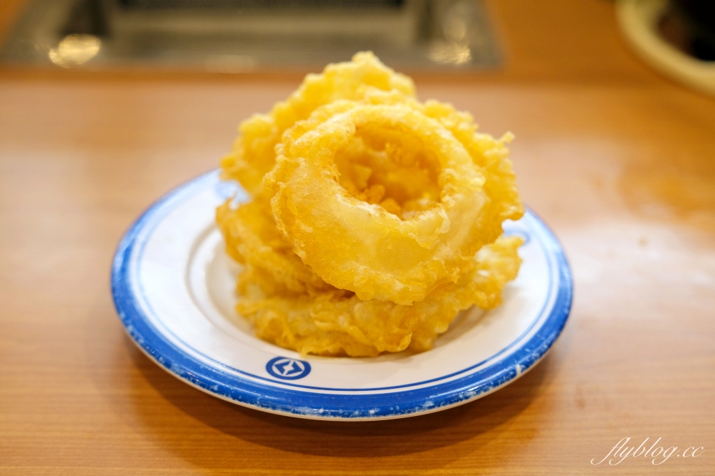 日本東京｜藏壽司西新宿店．一盤132円，新宿車站步行2分鐘，日本限定炸玉米洋蔥圈 @飛天璇的口袋