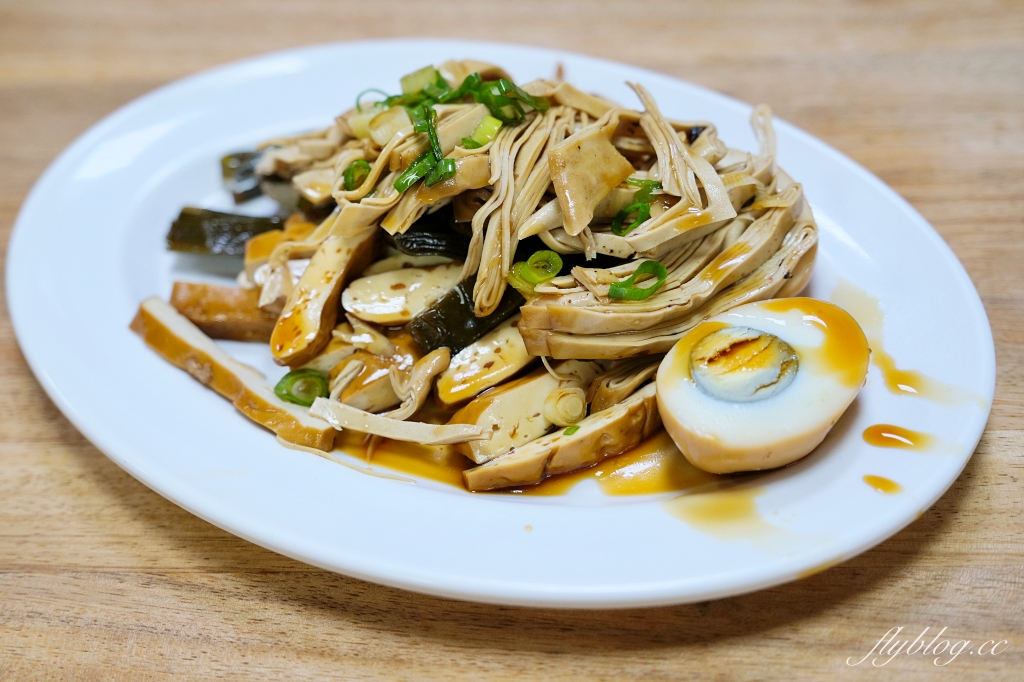 台中北區|王印製麵麻辣乾麵.一中街超人氣鐵皮屋麵攤,CP值取勝學生族的最愛 @飛天璇的口袋 台中北區|王印製麵麻辣乾麵.一中街超人氣鐵皮屋麵攤,CP值取勝學生族的最愛 @飛天璇的口袋