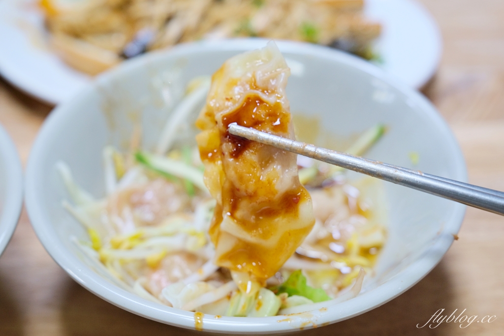 台中北區|王印製麵麻辣乾麵.一中街超人氣鐵皮屋麵攤,CP值取勝學生族的最愛 @飛天璇的口袋 台中北區|王印製麵麻辣乾麵.一中街超人氣鐵皮屋麵攤,CP值取勝學生族的最愛 @飛天璇的口袋