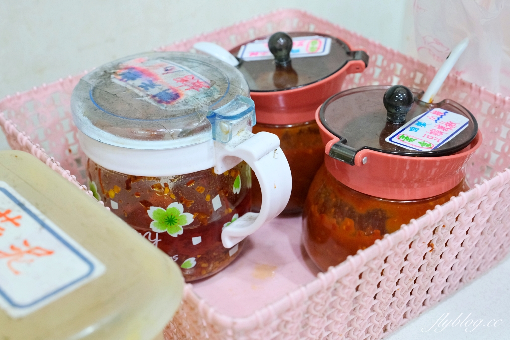 台中北區｜迷你一口臭豆腐．一中街臭豆腐達人，三強鼎立臭豆腐店之一 @飛天璇的口袋