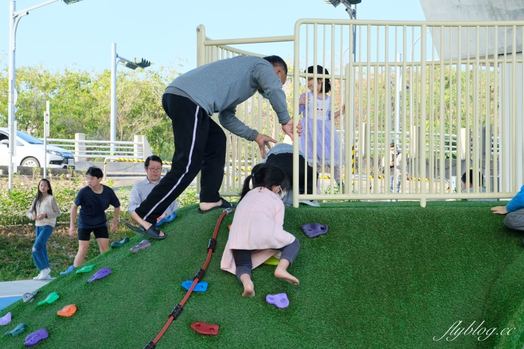 彰化田中｜田中滑步車公園．高鐵橋下新公園，沙坑遊戲區、土丘遊戲區、滑步車道區 @飛天璇的口袋