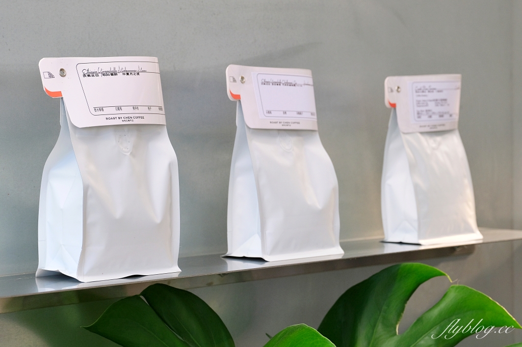 桃園中壢｜R.B.C ROAST BY CHEN COFFEE．宛如在太空艙裡喝咖啡，桃園高鐵附近青埔優質咖啡館 @飛天璇的口袋