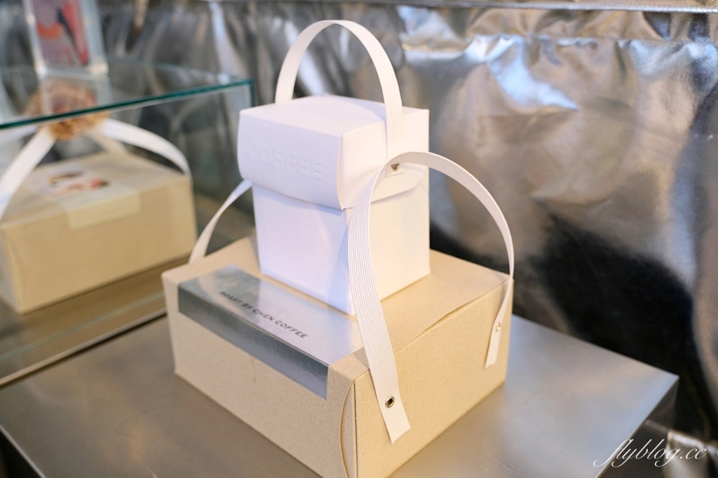 桃園中壢｜R.B.C ROAST BY CHEN COFFEE．宛如在太空艙裡喝咖啡，桃園高鐵附近青埔優質咖啡館 @飛天璇的口袋