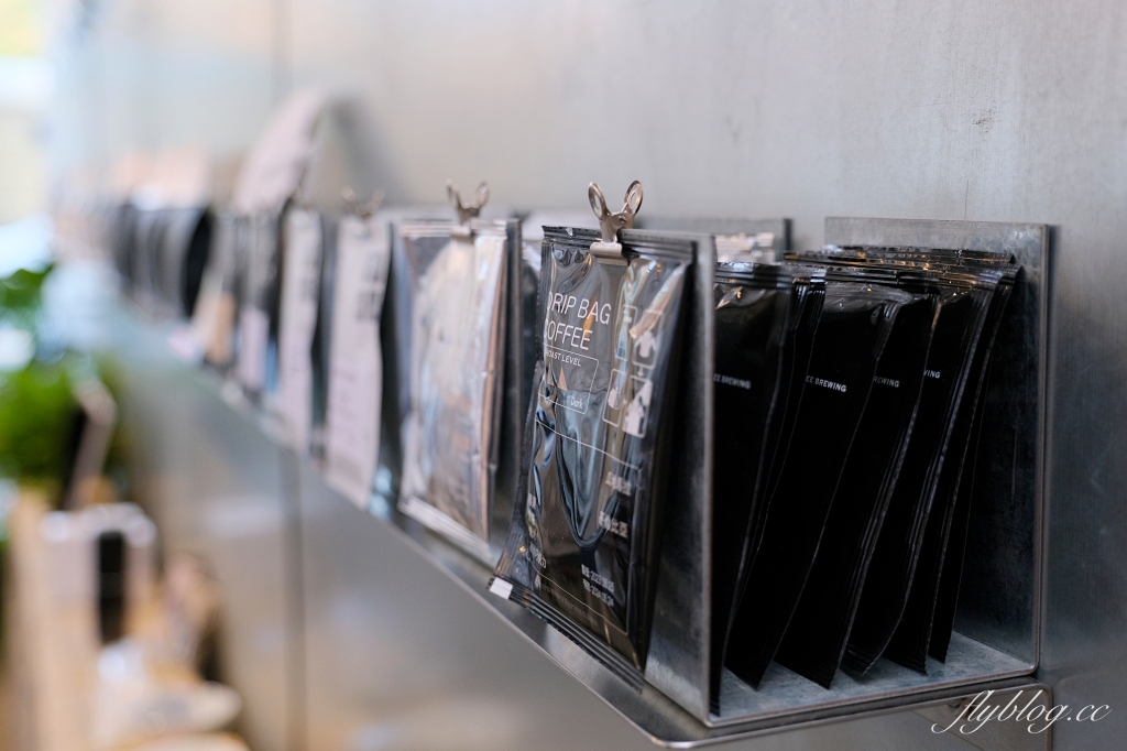 桃園中壢｜R.B.C ROAST BY CHEN COFFEE．宛如在太空艙裡喝咖啡，桃園高鐵附近青埔優質咖啡館 @飛天璇的口袋