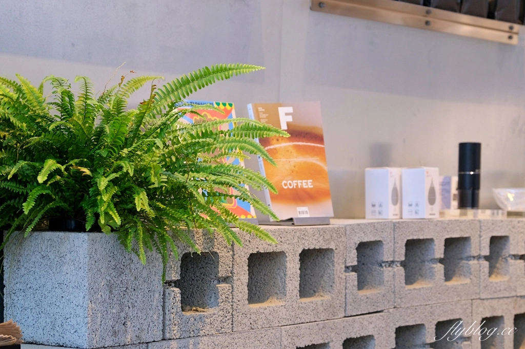 桃園中壢｜R.B.C ROAST BY CHEN COFFEE．宛如在太空艙裡喝咖啡，桃園高鐵附近青埔優質咖啡館 @飛天璇的口袋