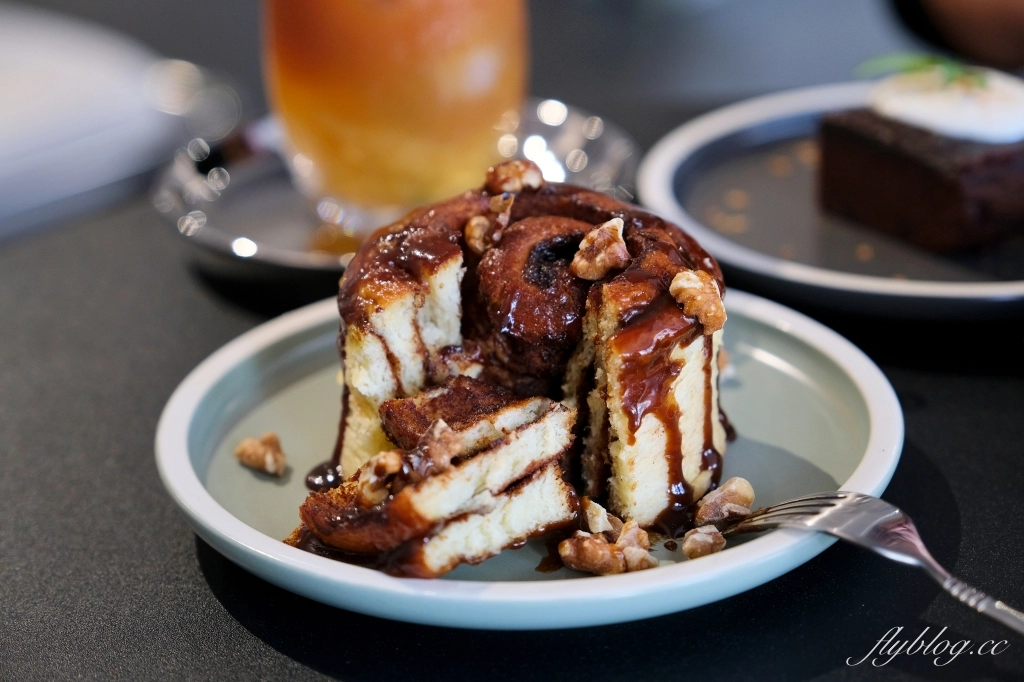 台中北區｜閑日ひま Hima cafe．蕭美琴也推薦的肉桂捲，台中優質甜點咖啡館 @飛天璇的口袋