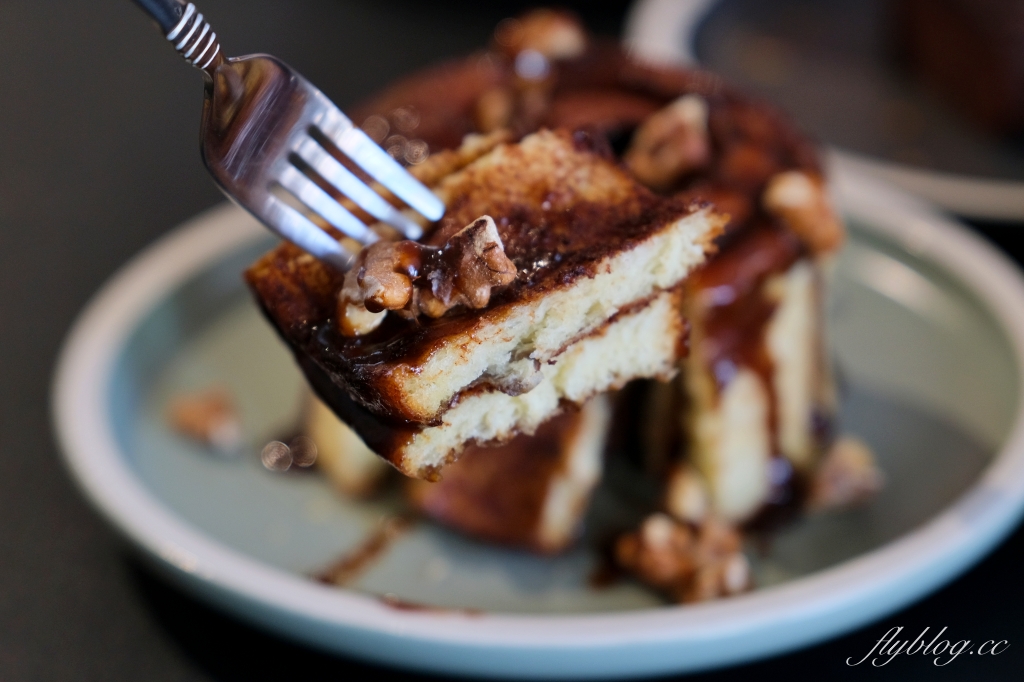 台中北區｜閑日ひま Hima cafe．蕭美琴也推薦的肉桂捲，台中優質甜點咖啡館 @飛天璇的口袋