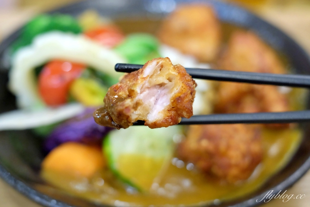 台中西區｜綠光咖哩。味自慢．8種主食隨便搭，泰式、日式、印度咖哩吃得到 @飛天璇的口袋