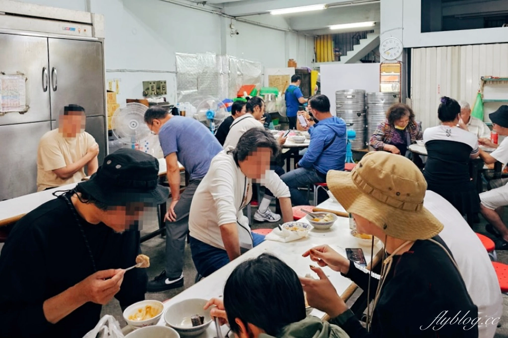 台中東勢|老黑輪肉圓店.東勢傳承50個年頭的老滋味,用臉盆裝黑輪超有氣勢 @飛天璇的口袋 台中東勢|老黑輪肉圓店.東勢傳承50個年頭的老滋味,用臉盆裝黑輪超有氣勢 @飛天璇的口袋