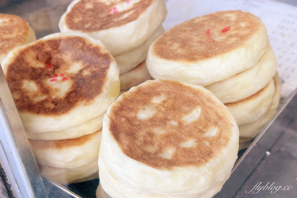 台中烏日｜小時候大餅烏日店．將近30種口味選擇，在地人從小吃到大 @飛天璇的口袋